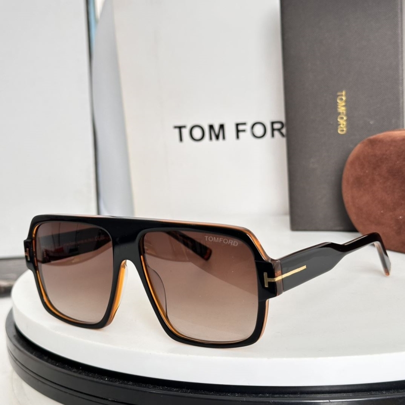 TOM FORD